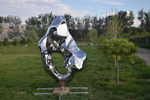 Skulptura od nehrđajućeg čelika 316L